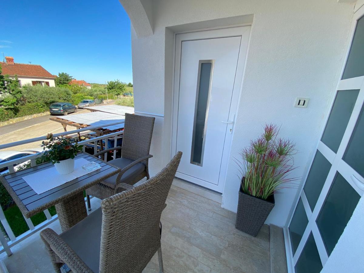 Apartments Roberta Novigrad Istria エクステリア 写真