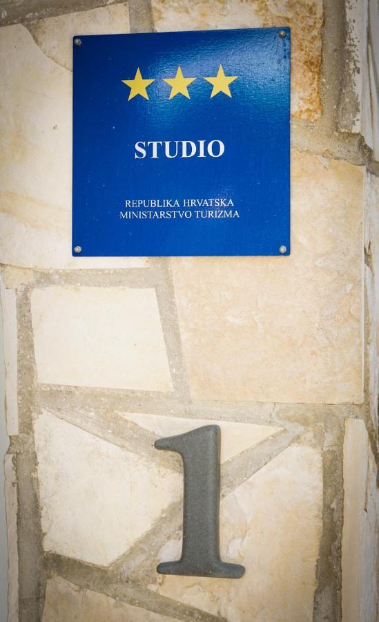Apartments Roberta Novigrad Istria エクステリア 写真